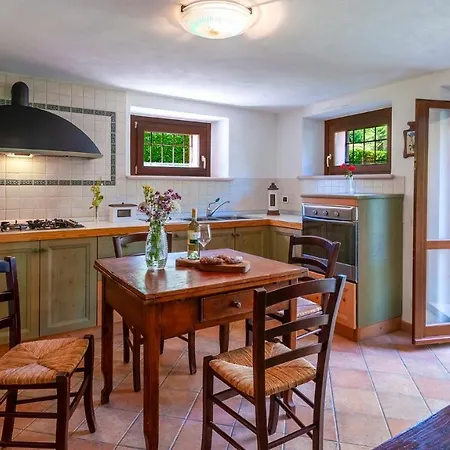 Banci 8, Emma أوربينو