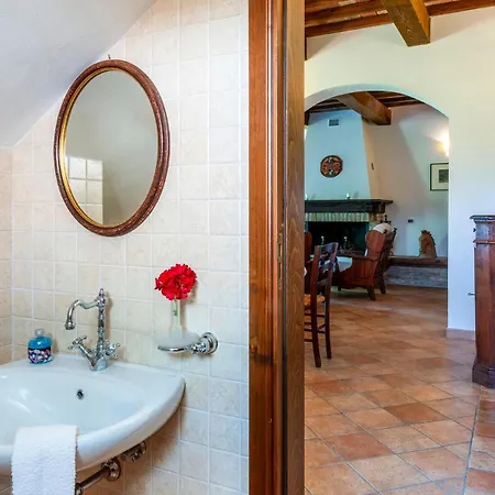 فيلة Banci 8, Emma أوربينو