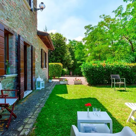 Villa Banci 8, Emma *