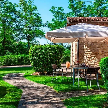 Villa Banci 8, Emma Urbino